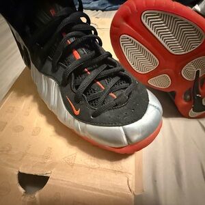 Nike Air Foamposite Pro in Metallic Platinum and Black